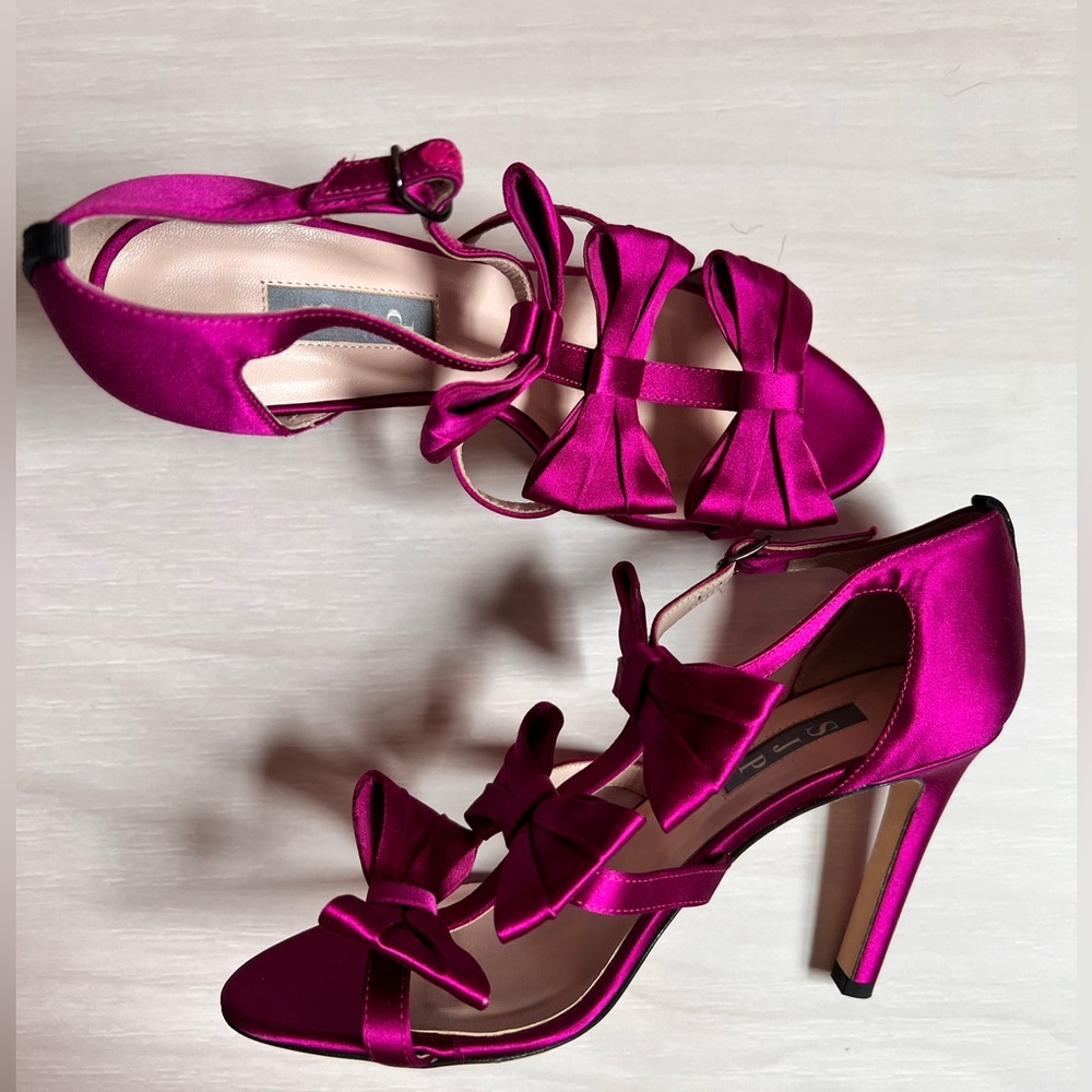 SJP by Sarah Jessica Parker T-strap Heel - Picture 4 of 6